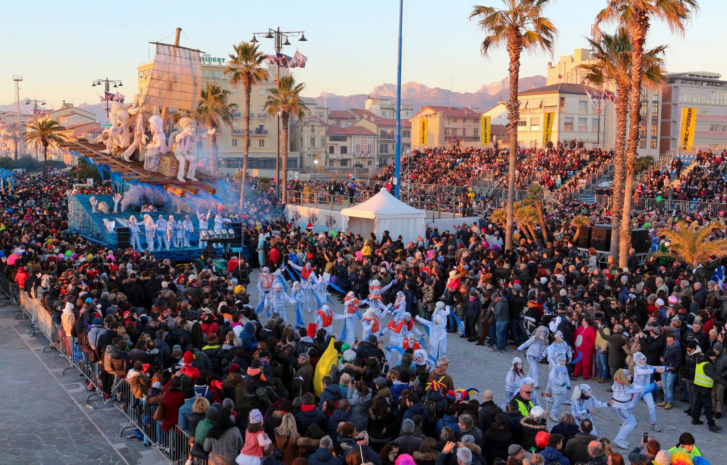 Tour Toscana e il Carnevale di Viareggio Caldana Viaggi