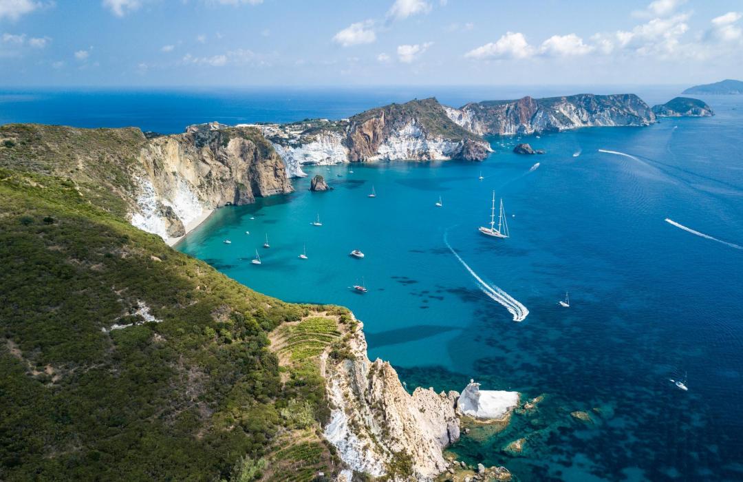 Tour Riviera di Ulisse, Isola di Ponza, Ninfa e Sermoneta