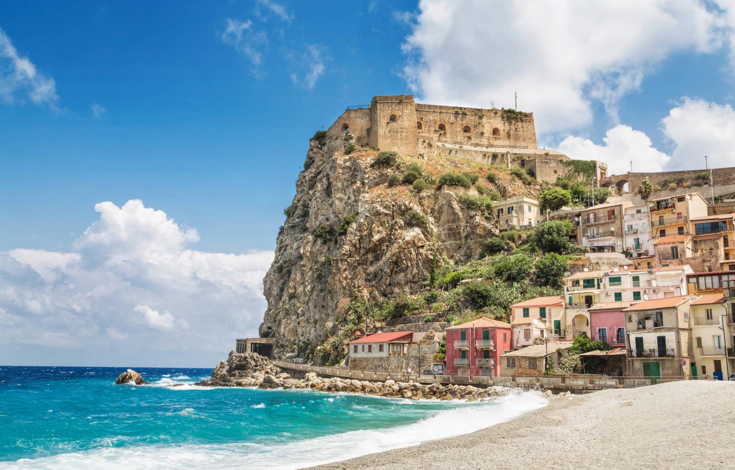 Tour Calabria i Bronzi di Riace e la Magna Grecia Caldana Europe Travel