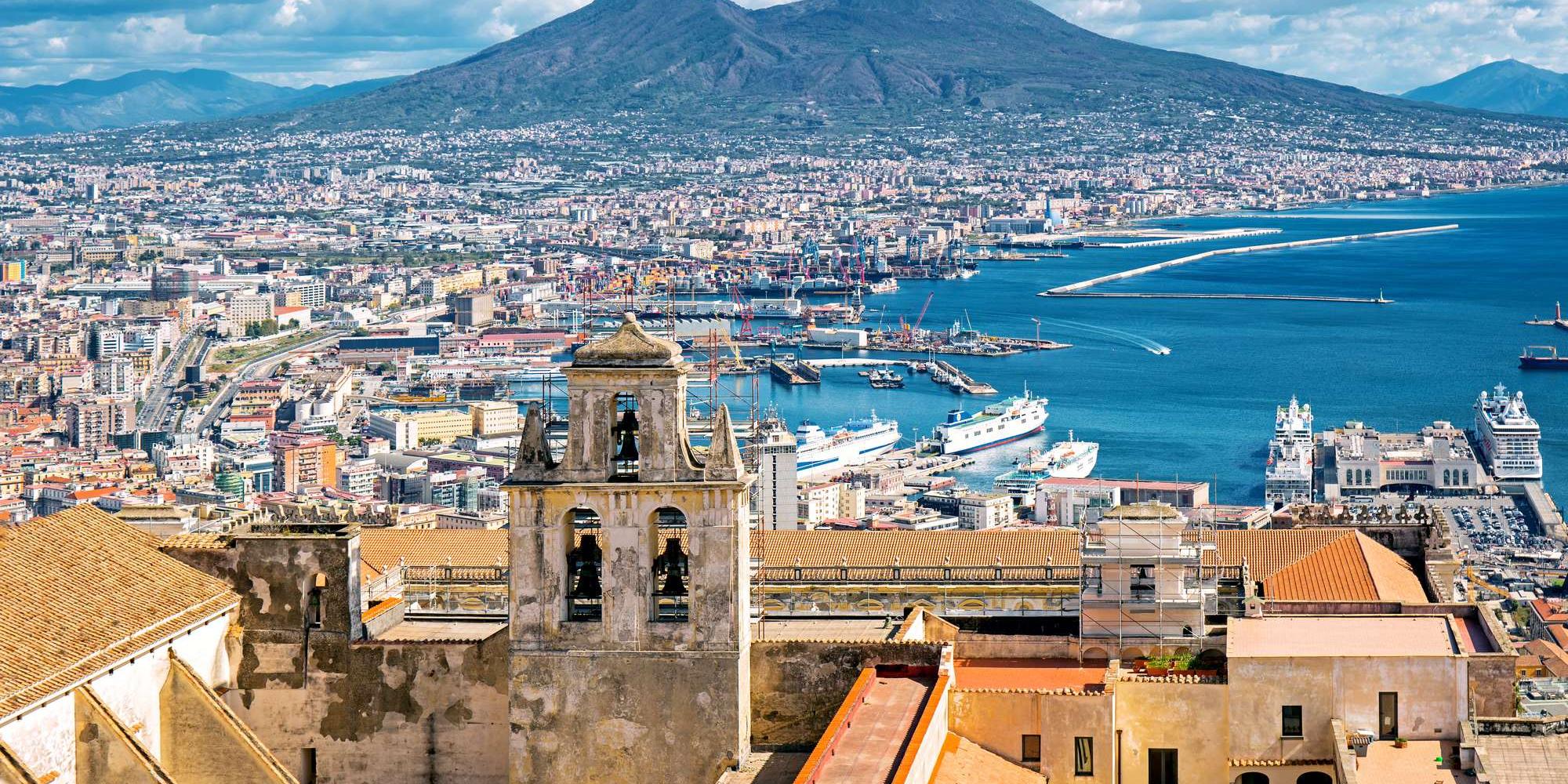 Napoli, vista sul Vesuvio