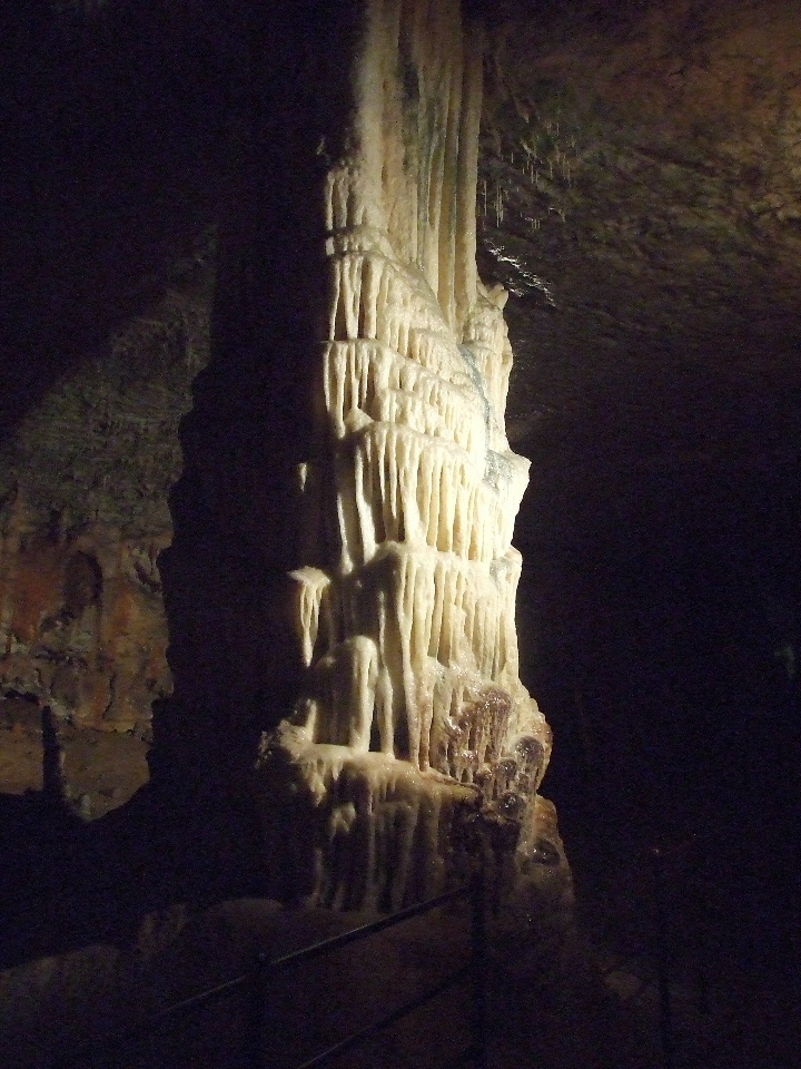 Torre di Pisa, Grotte di Postumia