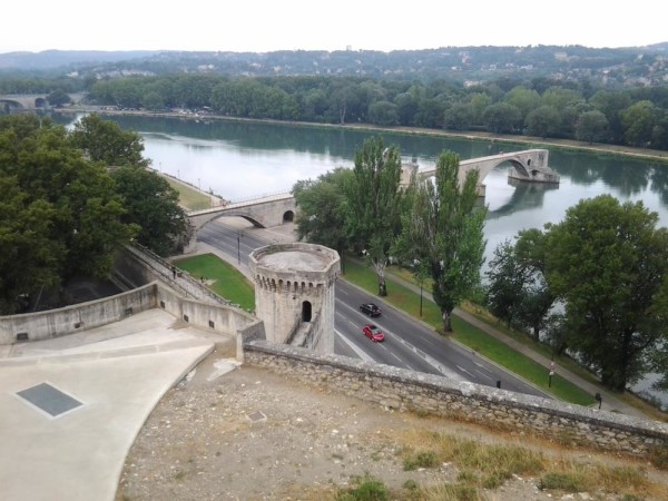 AVIGNONE : IL PONTE SAINT BENÉZET SUL RODANO (FAMOSO COME PONT DAVIGNON)