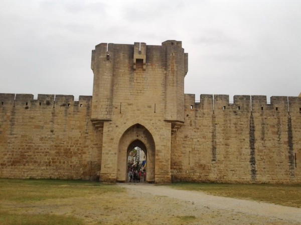 AIGUES MORTES : BORGO FORTIFICATO