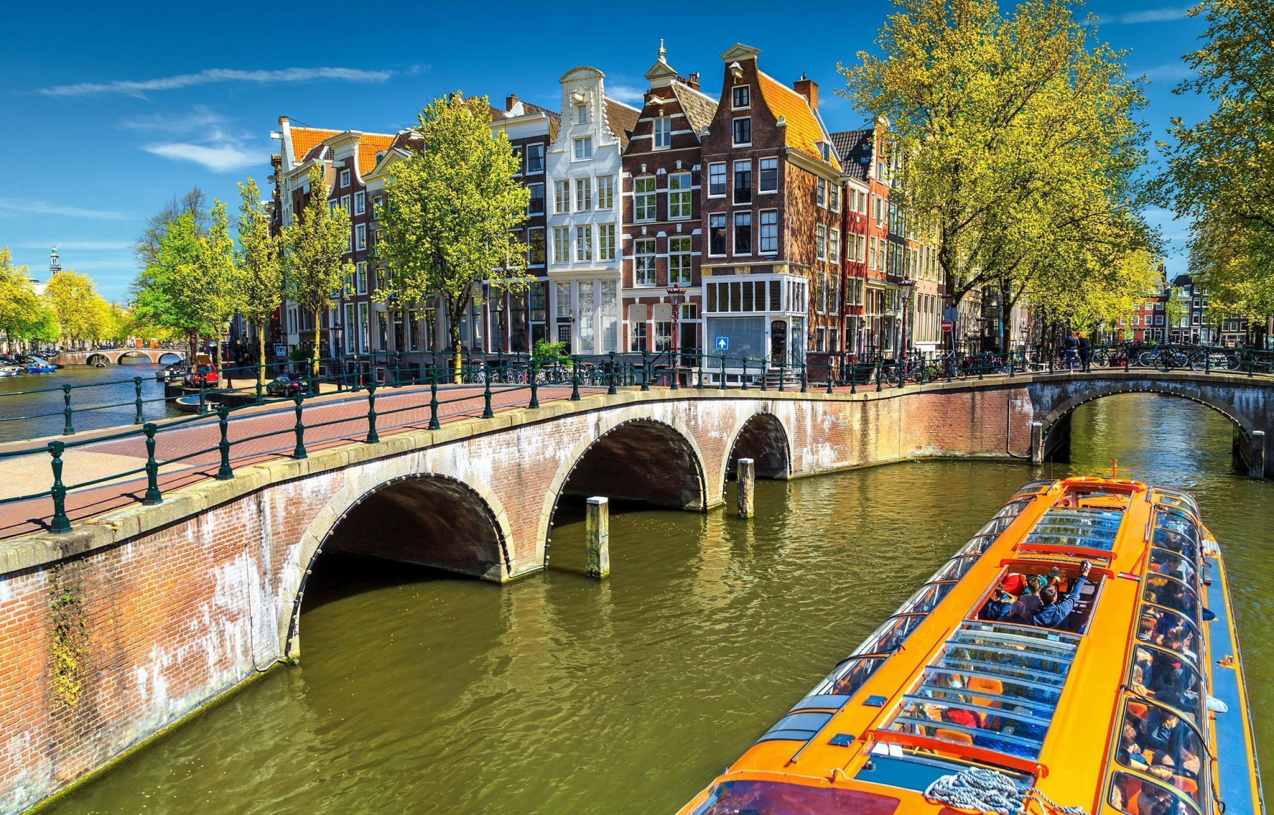 Amsterdam, Reno e Fiandre