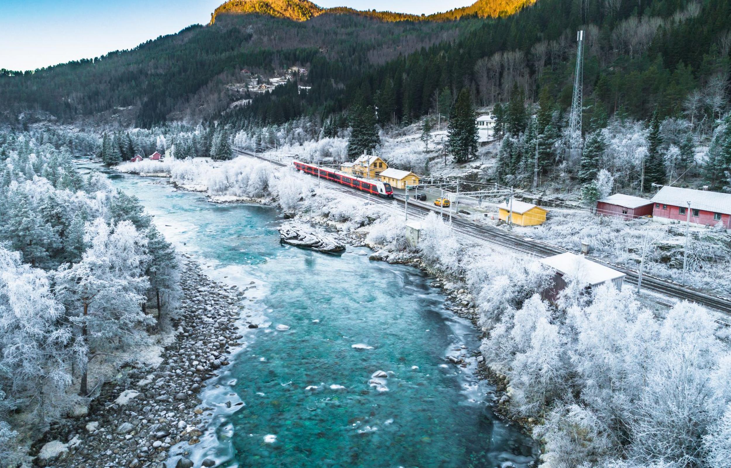 Inverno tra i Fiordi Norvegesi