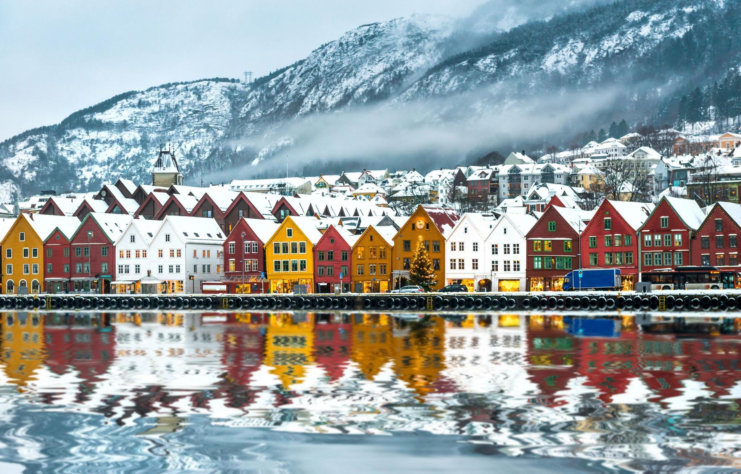 Inverno tra i Fiordi Norvegesi