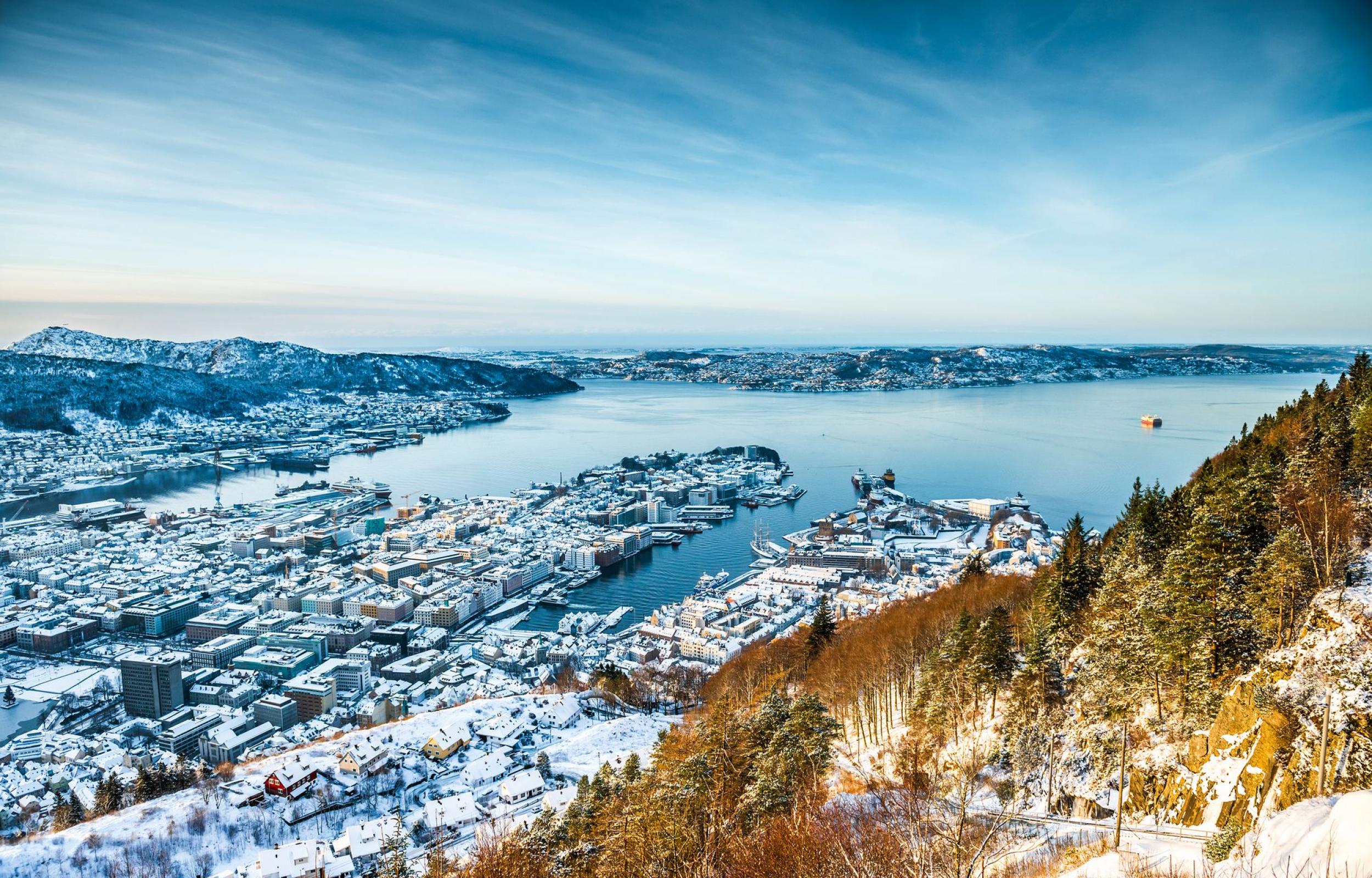 Inverno tra i Fiordi Norvegesi