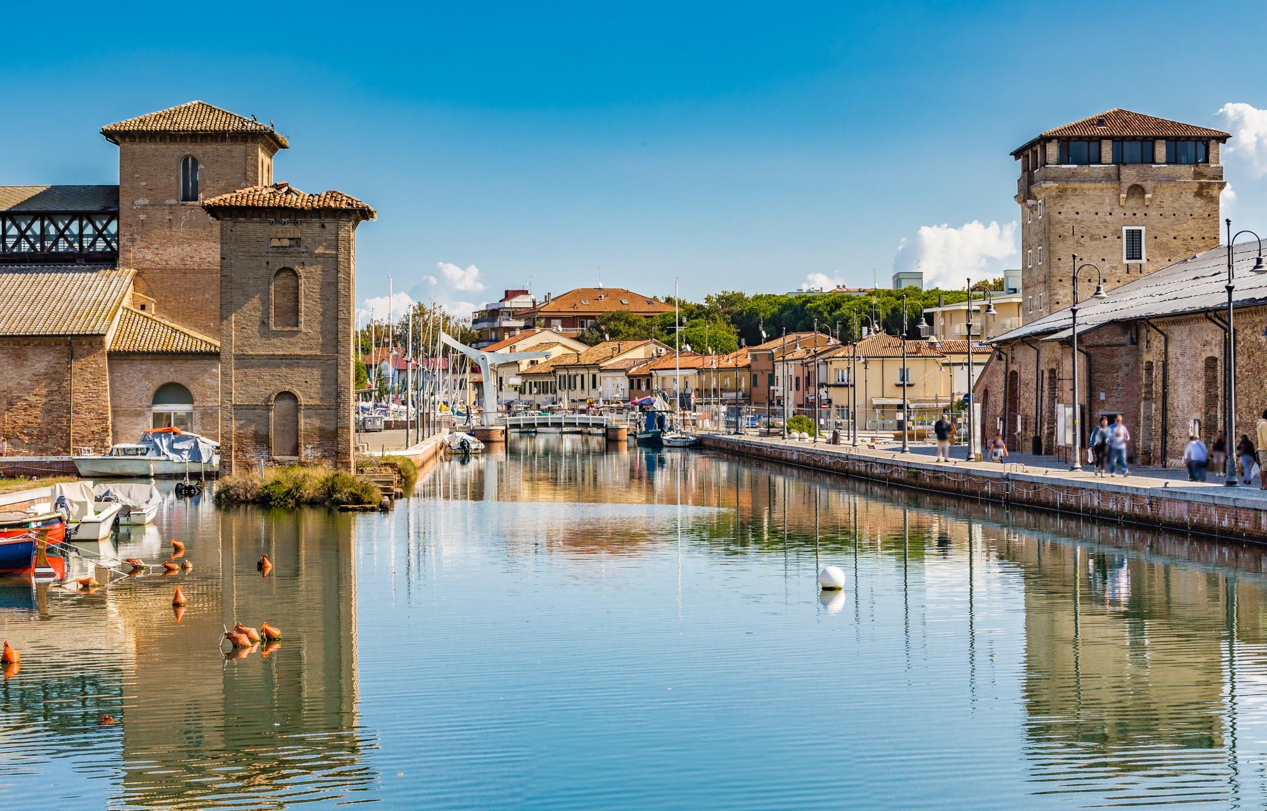 Romagna Insolita: Ravenna, Cervia, Comacchio, Pomposa, San Marino,ferrara Romagna Insolita: Ravenna, Cervia, Comacchio, Pomposa, San Marino,ferrara
