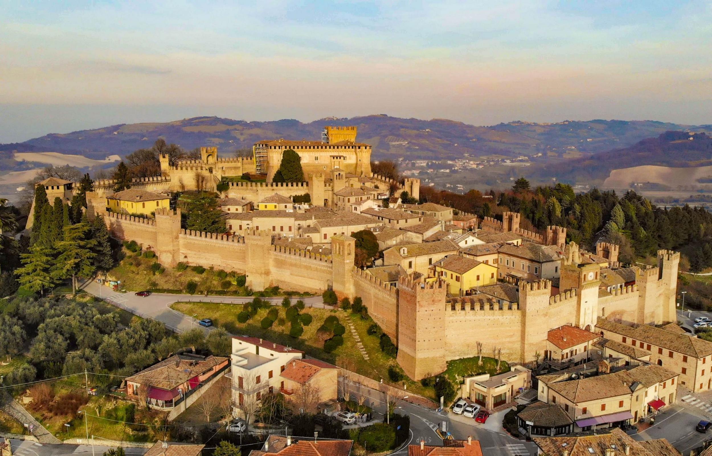 Mercatini di Natale a Gradara, Candelara, Urbino, Sant' Agata Feltria e San Marino Mercatini di Natale a Gradara, Candelara, Urbino, Sant' Agata Feltria e San Marino