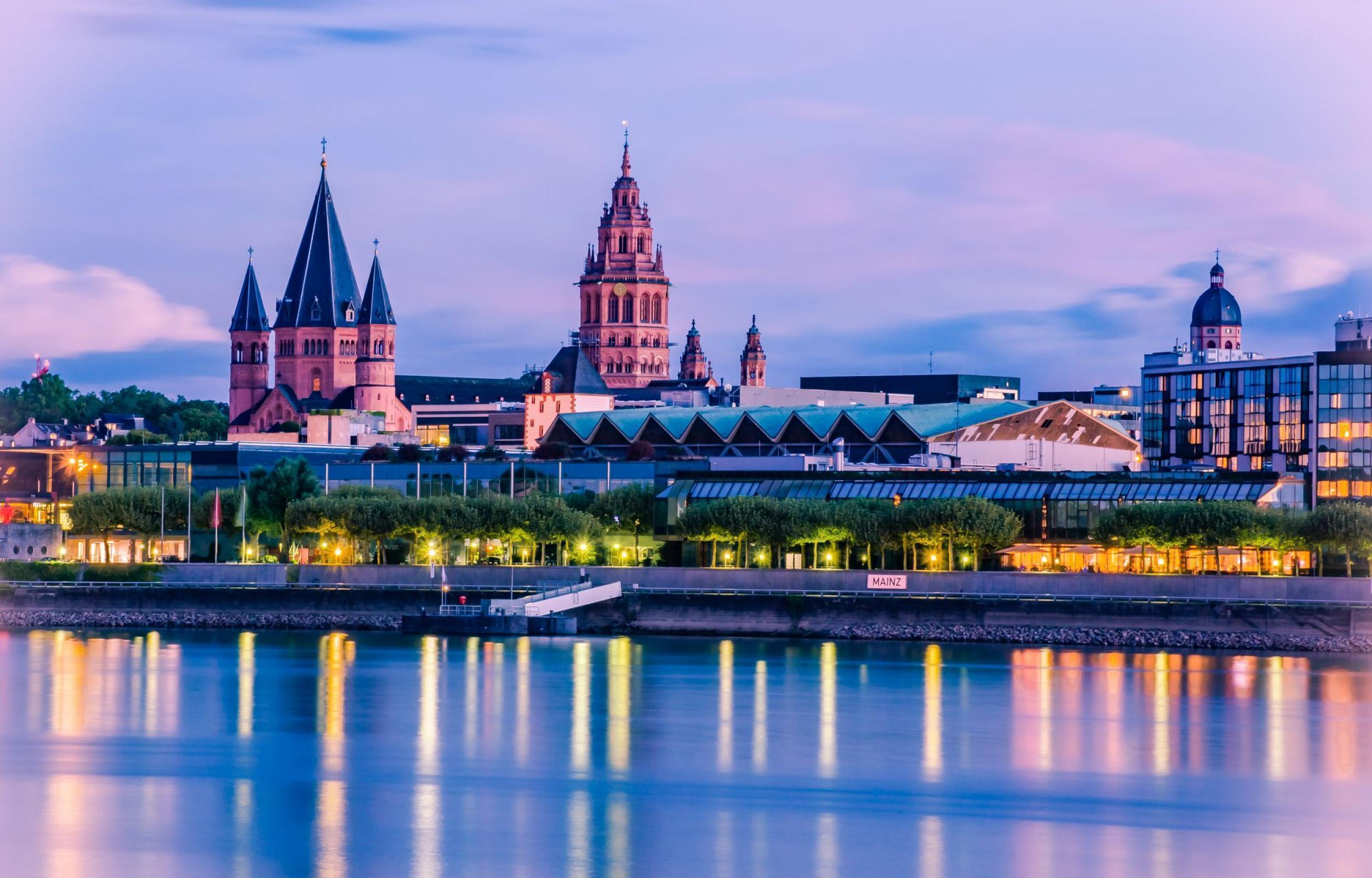 Amsterdam, Reno e Fiandre