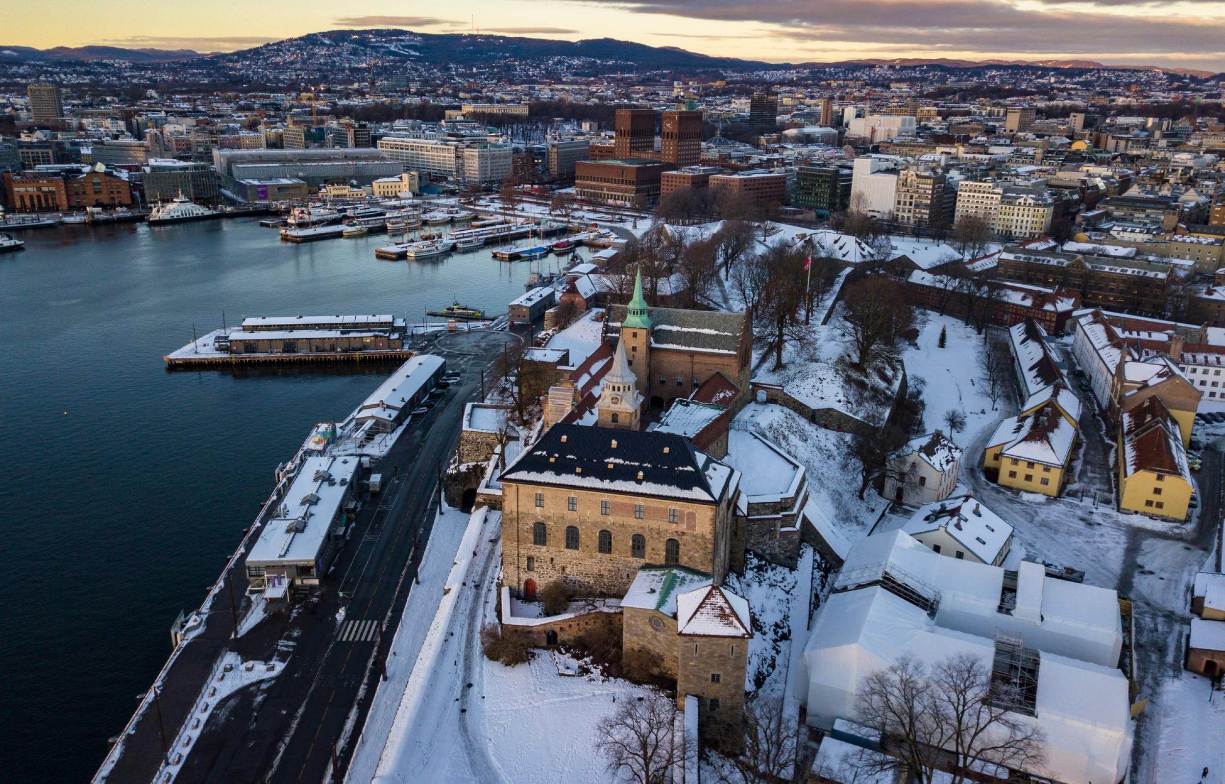 Inverno tra i Fiordi Norvegesi