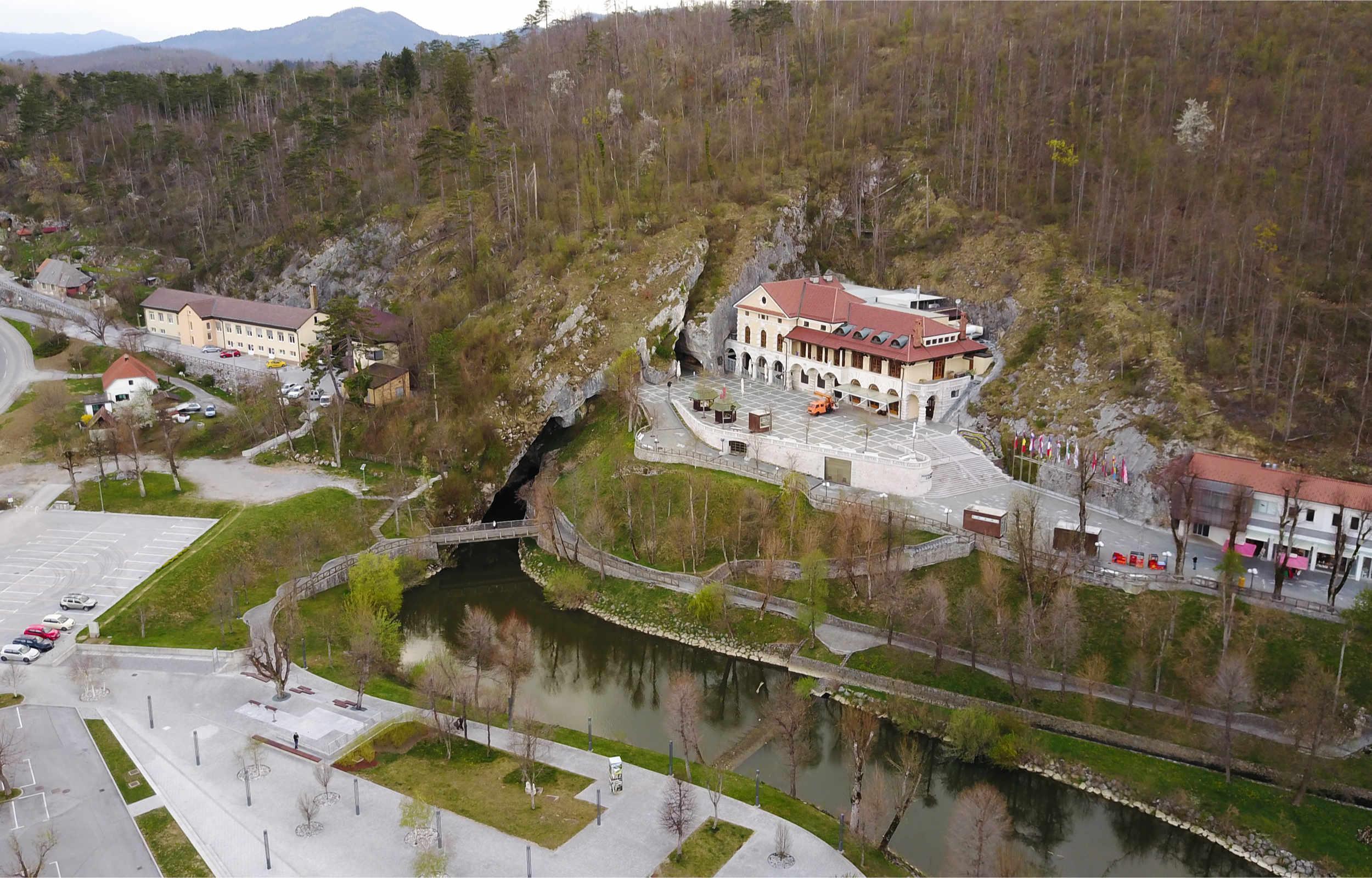 Istria, Abbazia e Grotte di Postumia